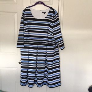 Fit & Flare dress with 3/4 length sleeves